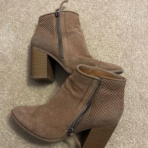 Target Universal Thread Tan Suede Block Heel Boots